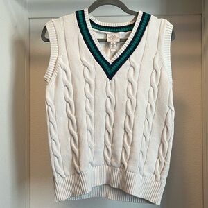 St. John’s Bay Medium cream cable knit cotton V neck sleeveless sweater preppy